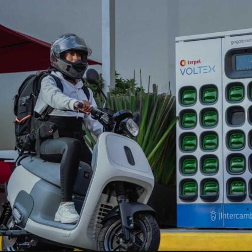 Terpel anunció nuevas estaciones de intercambio de baterías para motos eléctricas